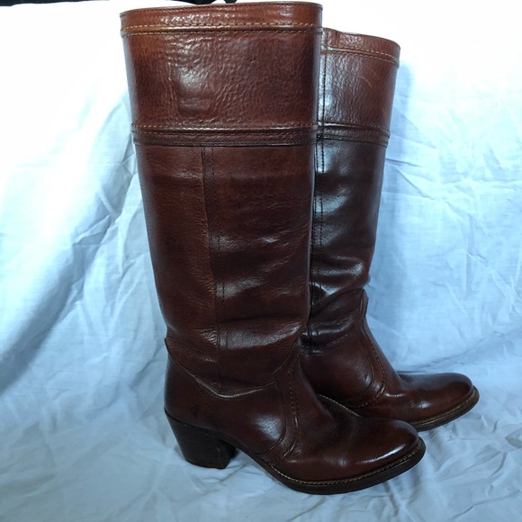 Women’s beautiful Mid calf FRYE boots - Picture 1 of 7